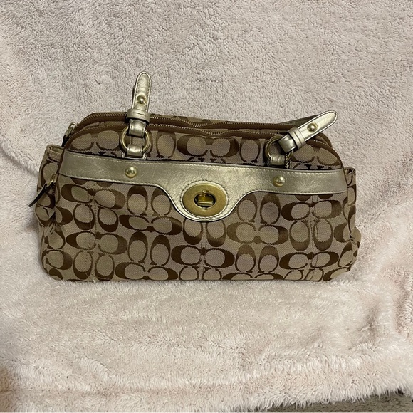 Coach purse - Picture 5 of 7